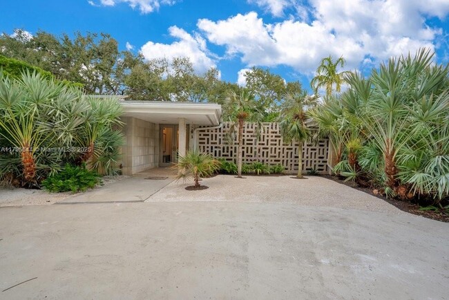 Photo - 5305 SW 62nd Ave Casa