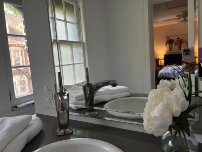 Photo - 2420 Derbyshire Rd