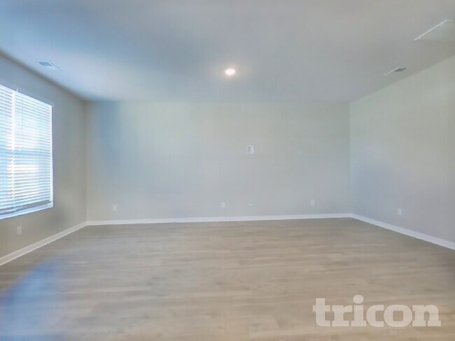 Photo - 1428 Ashfield Pl