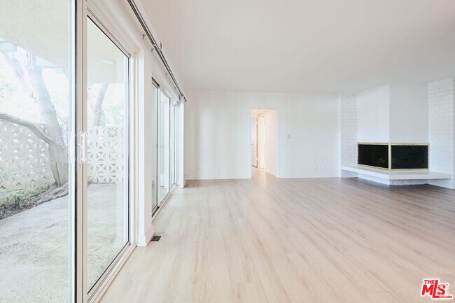 Building Photo - 7712 Pso Del Rey Unit 1 Rental