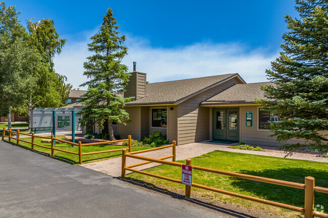 Building Photo - Country Club Meadows Apartments