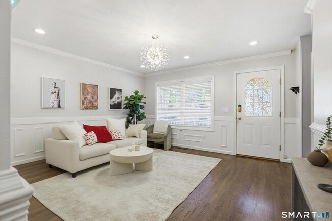 Photo - 305 Sylvan St