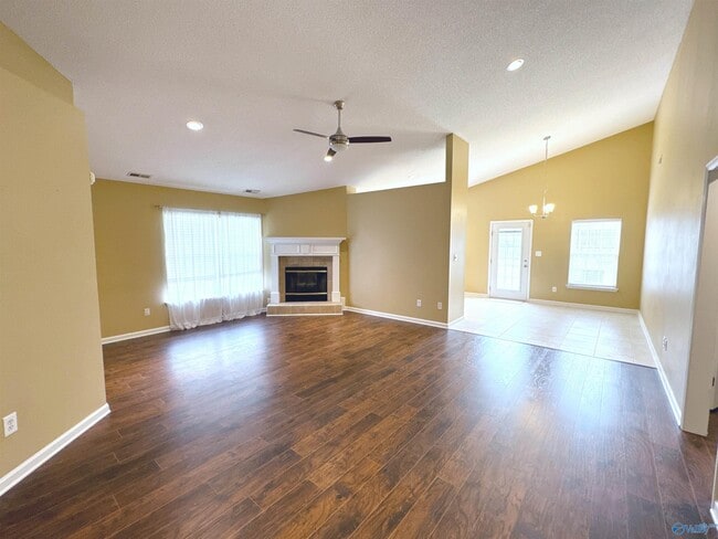 Photo - 117 Bremerton Dr SW