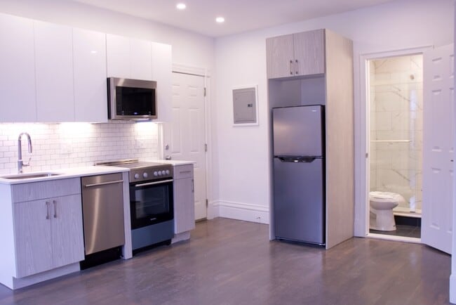 225 Newbury St Unit 2F