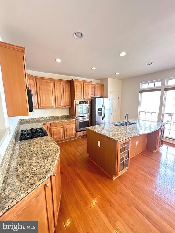 Photo - 2100 Abbottsbury Way