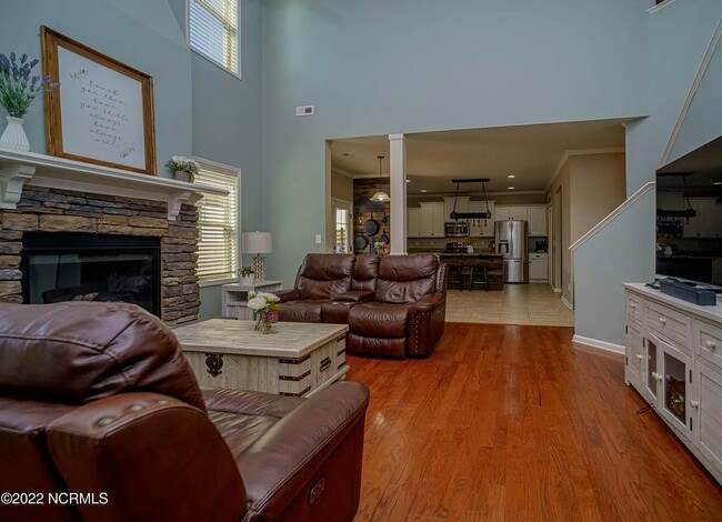 Photo - 205 Holmes Point Ct