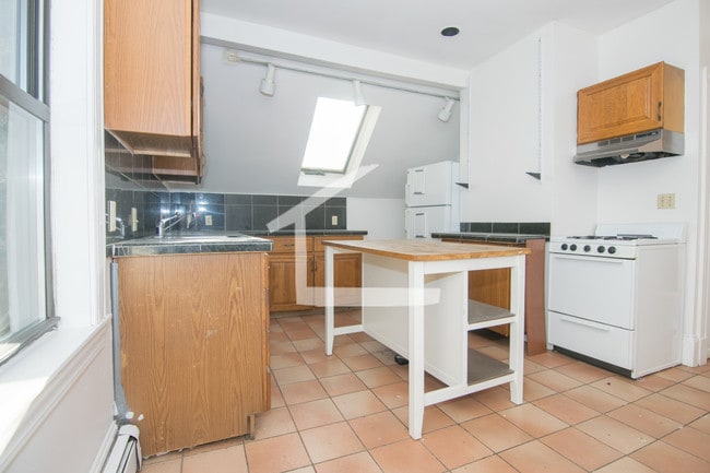 Photo - 132 Chiswick Rd Unit 2