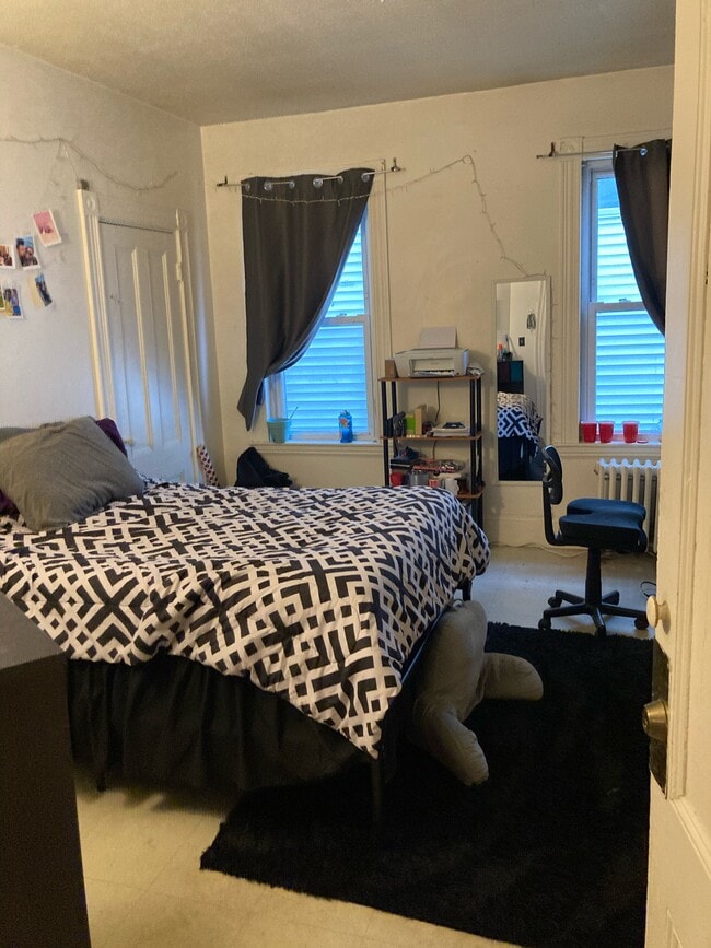 Photo - 102 Calumet St