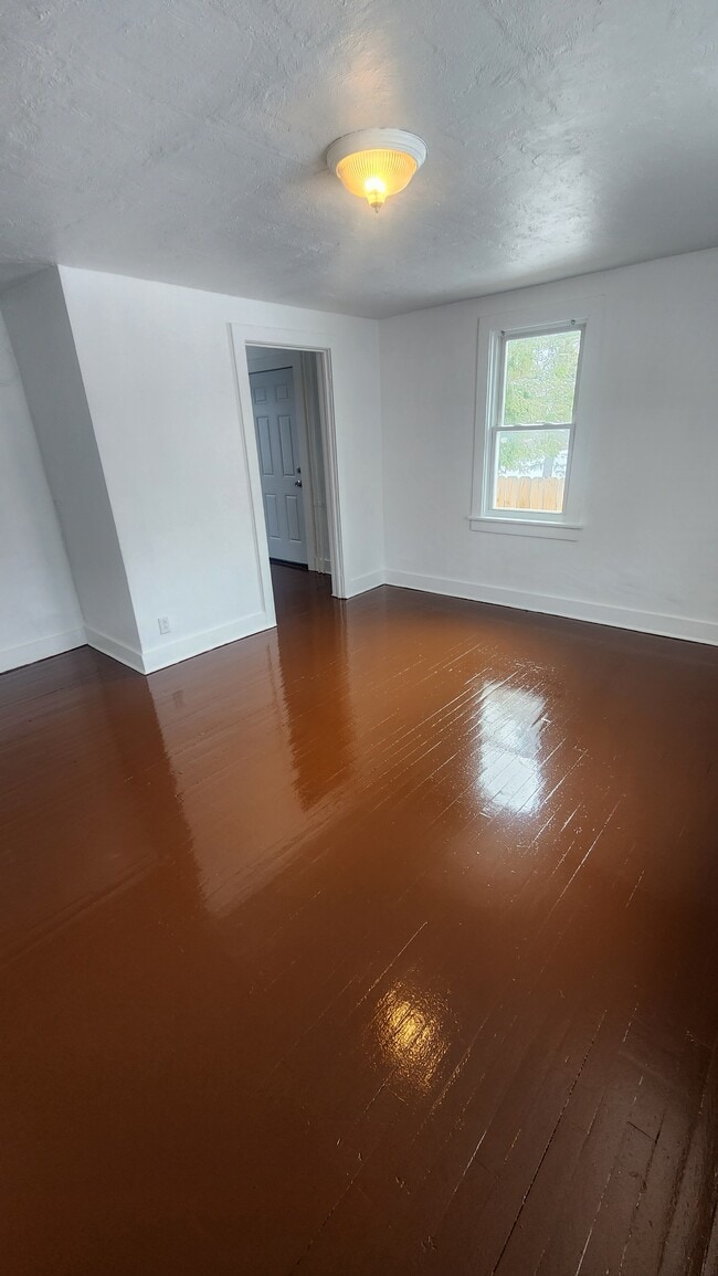 Building Photo - 33 Day St Unit 9