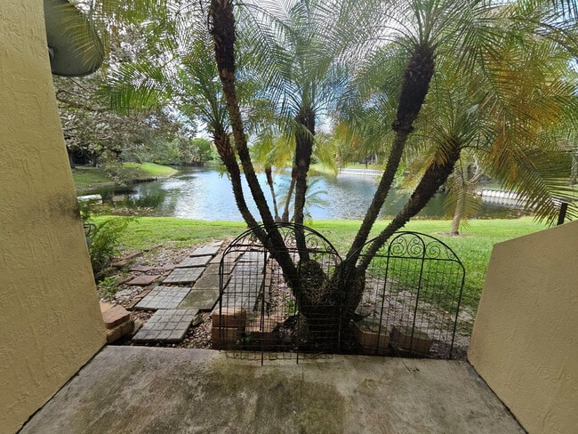 Photo - 6185 Laurel Ln