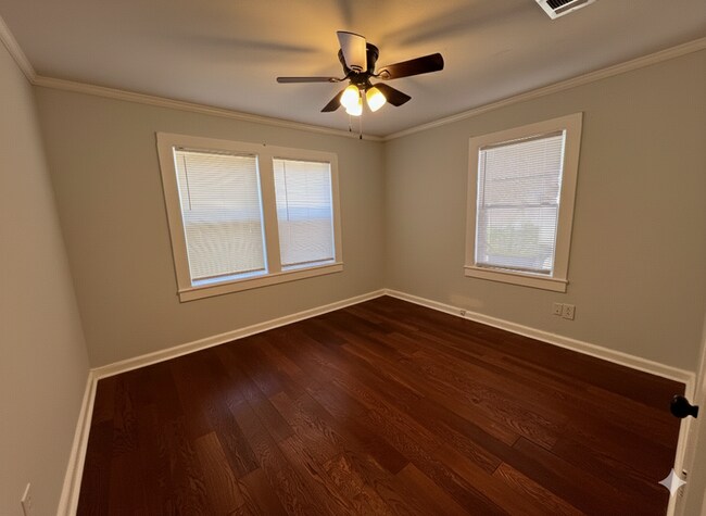 Photo - 33 Magnolia Ave SE