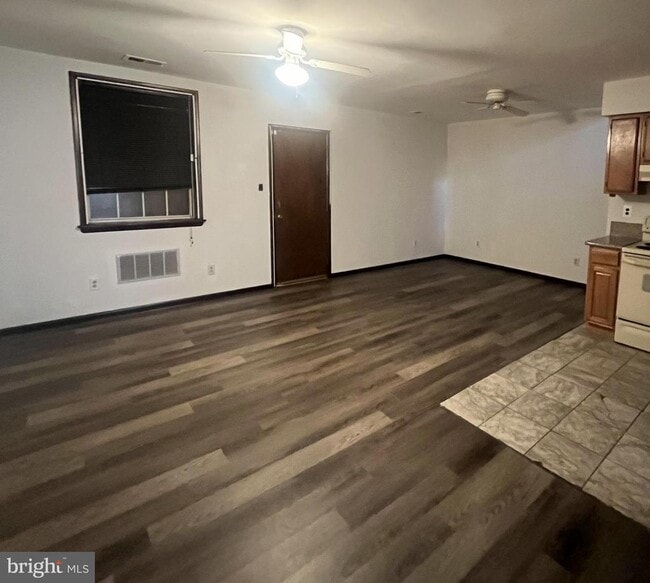 Photo - 2530 E Cambria St