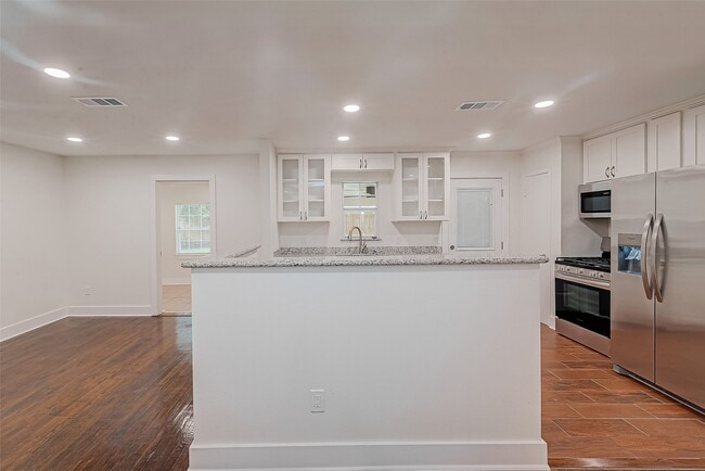 Photo - 5703 Belmark St