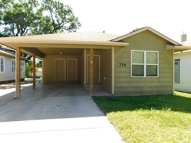 Building Photo - Freshly updated 3 Bedroom, 2 Bathroom Home...