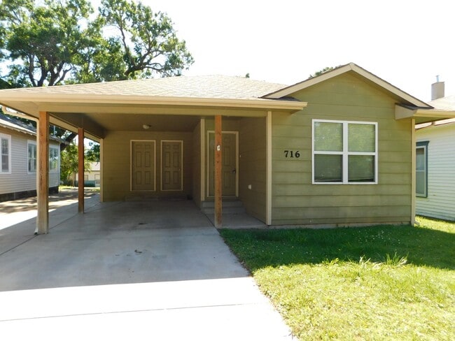 Freshly updated 3 Bedroom, 2 Bathroom Home... - Freshly updated 3 Bedroom, 2 Bathroom Home...
