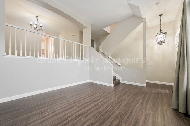 Photo - 1495 Red Cliff Way