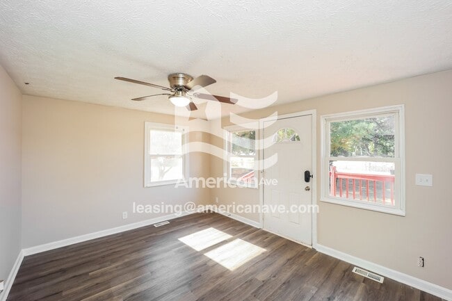 Photo - 225 Holly Smith Dr