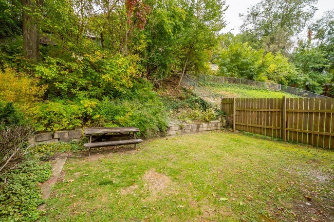 Photo - AVAILABLE OCT 1ST!! GORGEOUS 2 BEDROOM HOU...