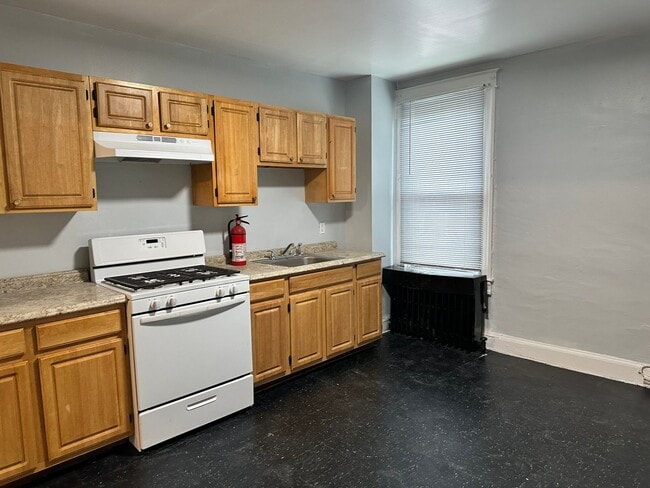 Photo - Spacious Home! Finished Basement! W/D! Available Now!