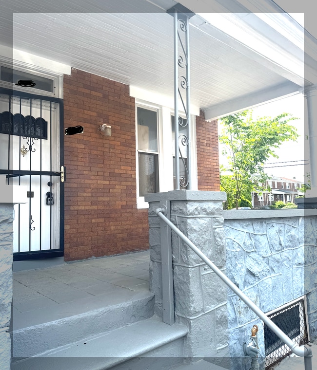 Photo - 1240 N Curley St Casa