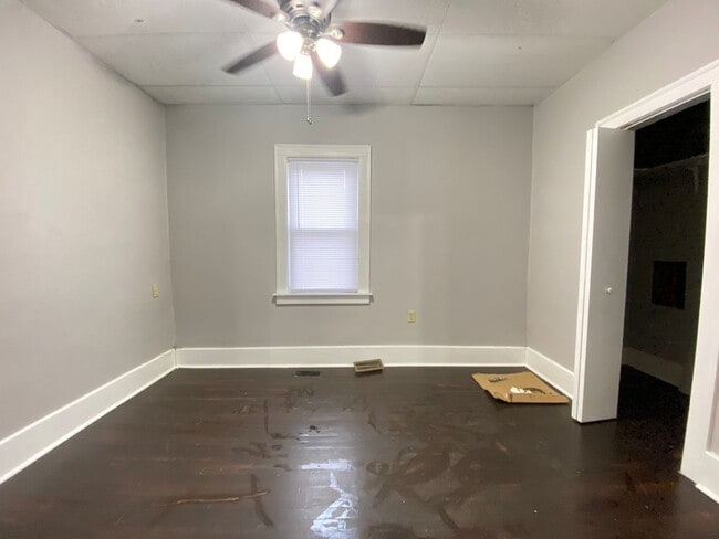 Photo - 2240 White Oak Ave Unit Front