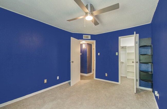 Photo - 2814 S Bartell Dr Unidad J210