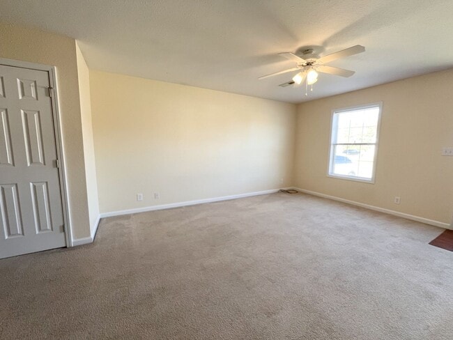 Photo - 528 Luxury Dr Unit B