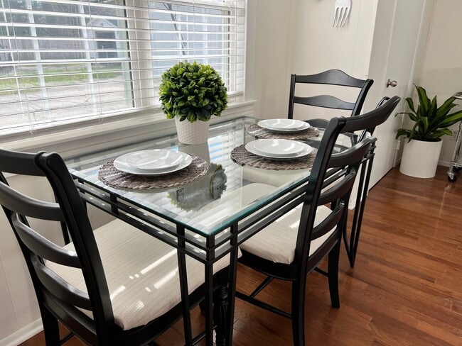 Photo - 2143 Winston Ave