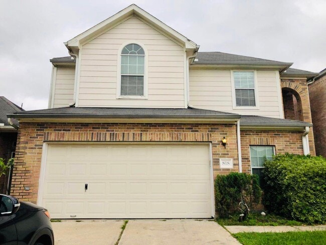 Building Photo - 818 Forest Fir