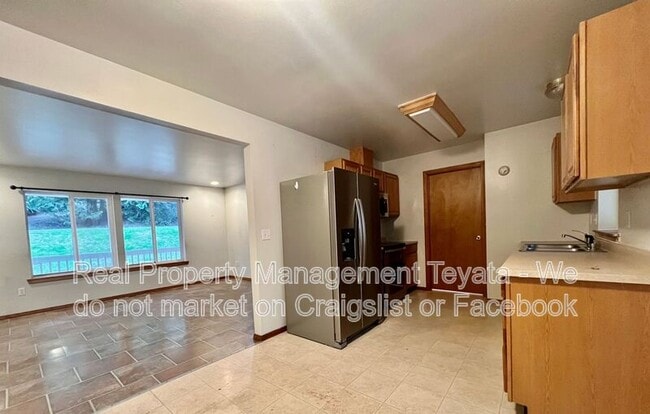 Photo - 450 W Alder Dr