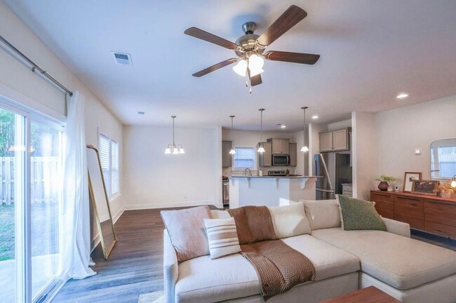 Photo - 1423 Feldspar Ct