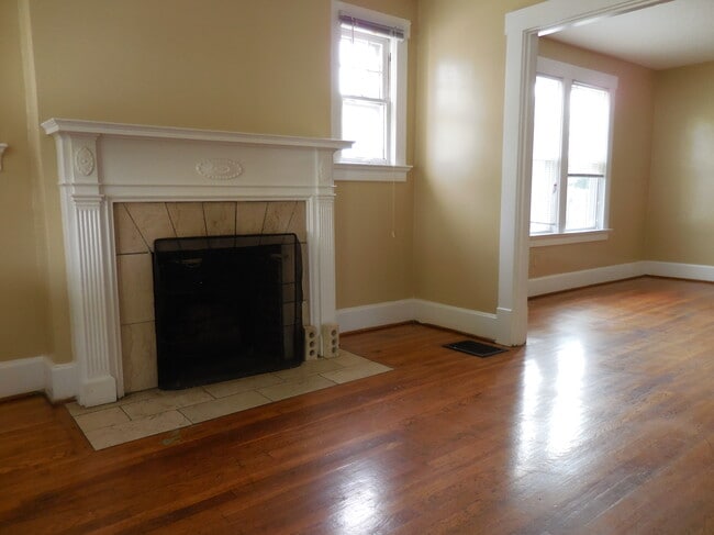 Building Photo - 1211 Crescent Ave