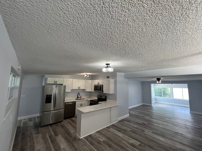 Photo - 4805 23rd St W