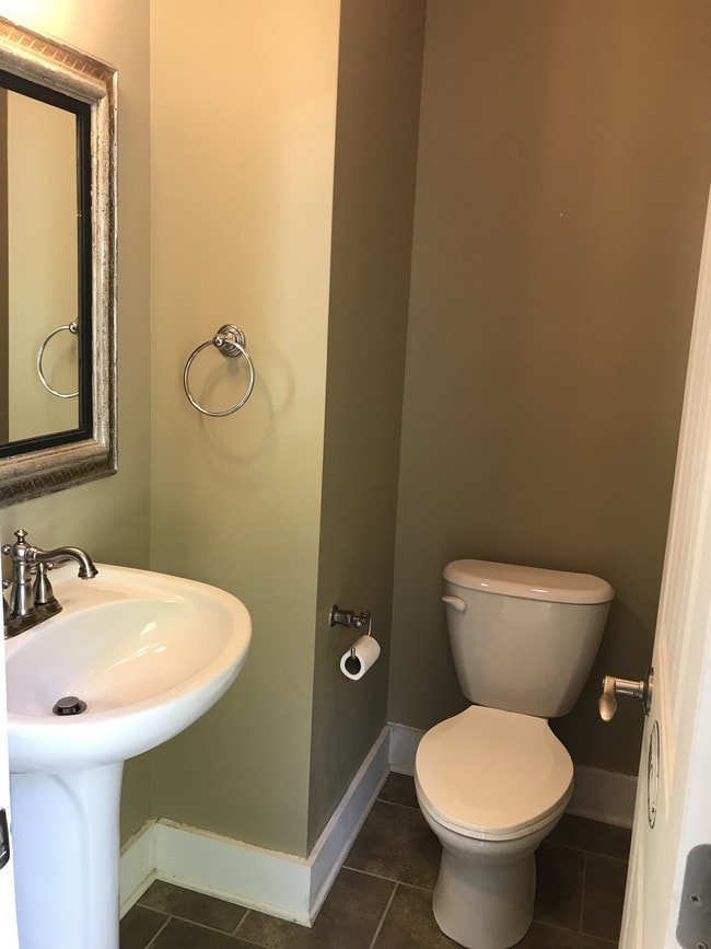 Photo - 153 Grand Ave Unidad 3 (rear)