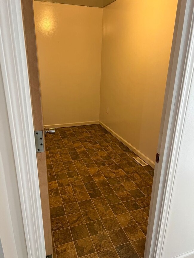 Photo - 121 7th Ave SE