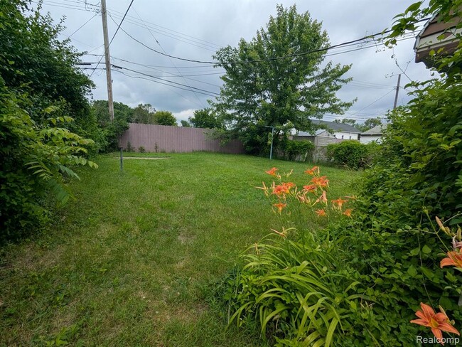 Photo - 23911 Methuen Ave
