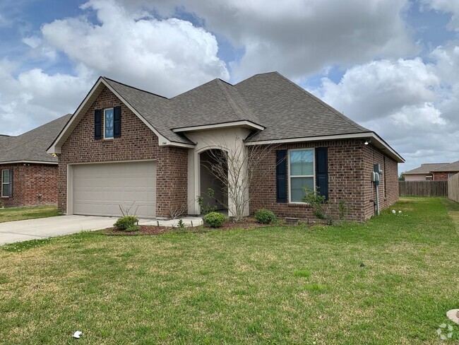 Building Photo - Beautiful 3 bedroom 2 bath home in