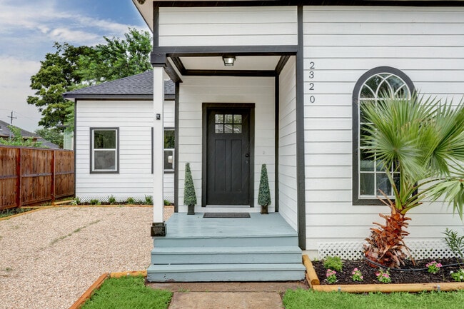 Photo - 2320 Chestnut St