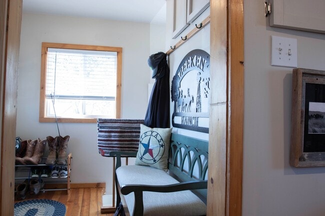 Photo - Quaint ranch style 1 bedroom, 1 bathroom in Windsor!