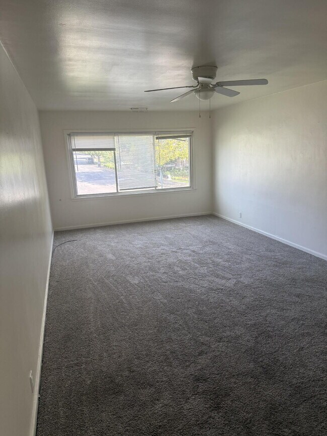 Building Photo - Charming 2-Bed Oasis in Bountiful – Your P... Unit 1 Rental