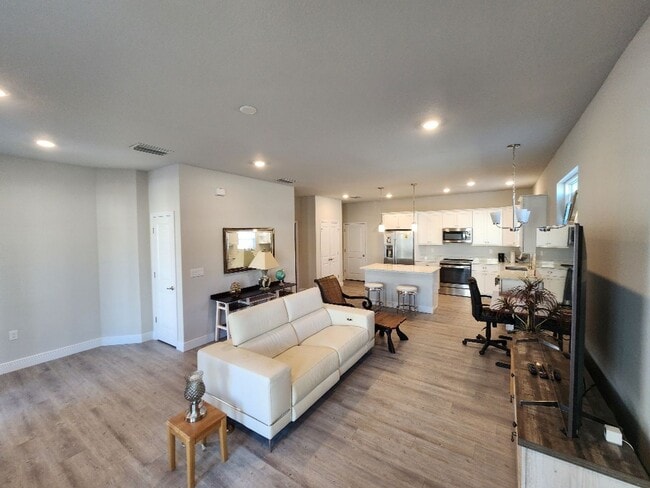 Photo - Venetian Bay Home in the Palms