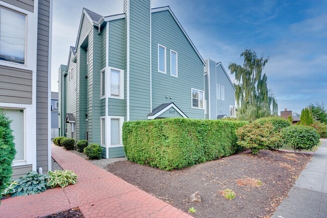 Building Photo - Natural Light Filled 2bd/2bth Loft Condo in Crown Hill, $2,550/mo.