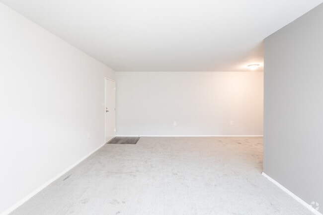 2BR, 2BA - 1000 SF - Living Room - Catons Villas Apartments