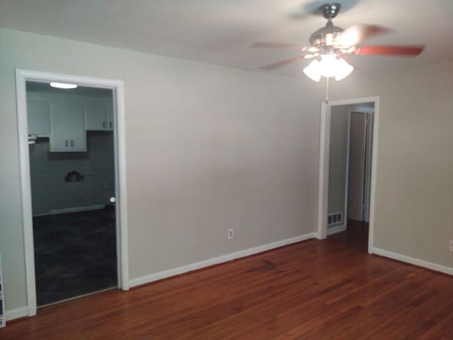 Photo - 3 bedroom 1 bath house- pet friendly available now