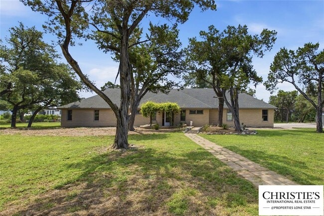 Building Photo - 8901 Grandview Dr