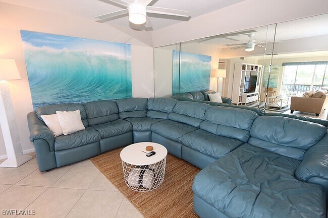 Building Photo - 3200 Gulf Shore Blvd N Unit 318