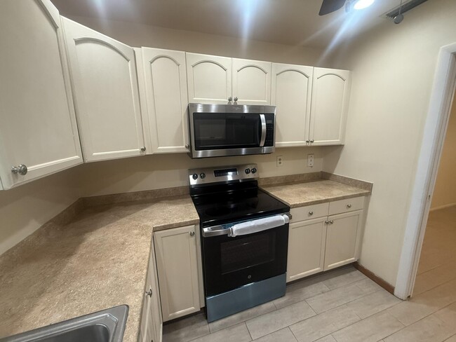 Photo - 2509 Dudley C Dr Unidad C Rental