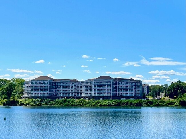 Building Photo - Captain's Lookout Unit 2402