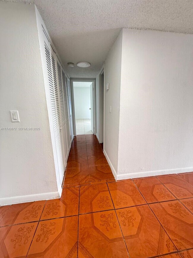 Photo - 13499 Biscayne Blvd Unidad 1114