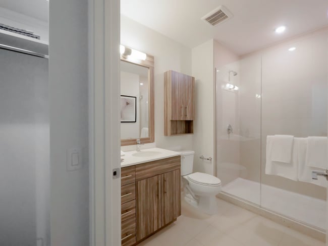 Photo - 393 E Ohio St